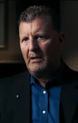 Марк Е. Сафарик